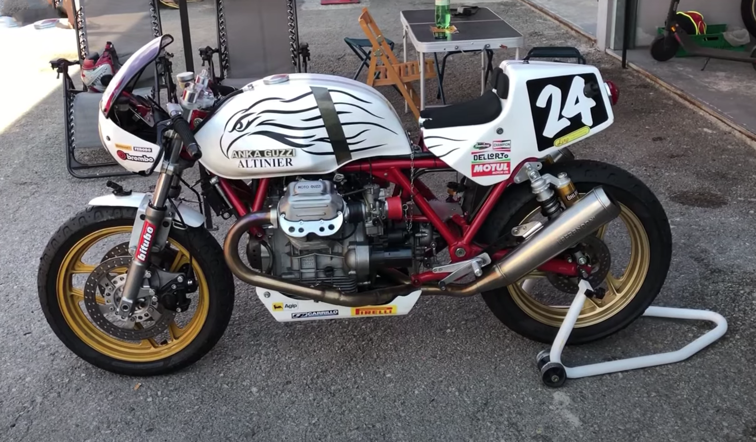 Load video: Moto Guzzi Racing Special ... 1185cc and 105 HP